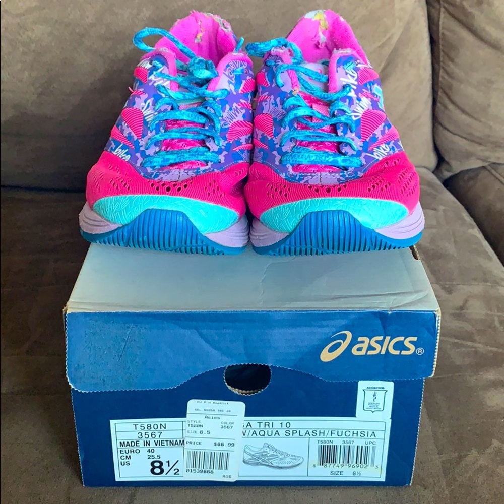 Sneakers